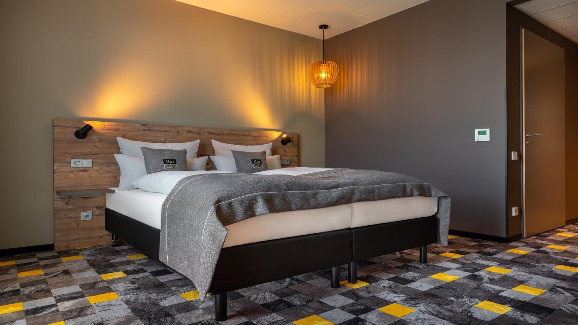 Holiday Inn - The Niu, Timber Esslingen By Ihg Esslingen am Neckar Dış mekan fotoğraf