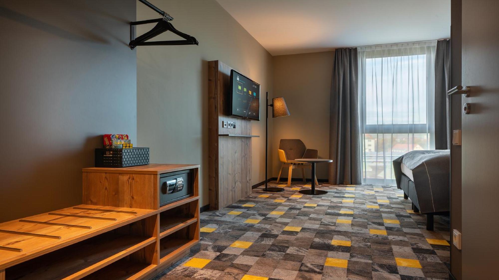 Holiday Inn - The Niu, Timber Esslingen By Ihg Esslingen am Neckar Dış mekan fotoğraf